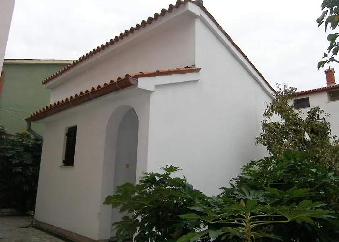 Lorena Apartments In Pula